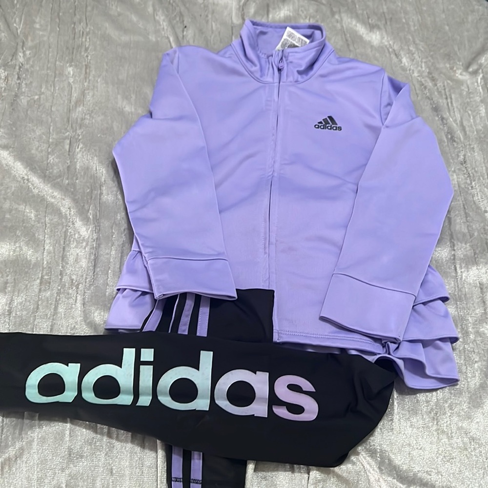 Girls gently used 2 pc Adidas set size 5
